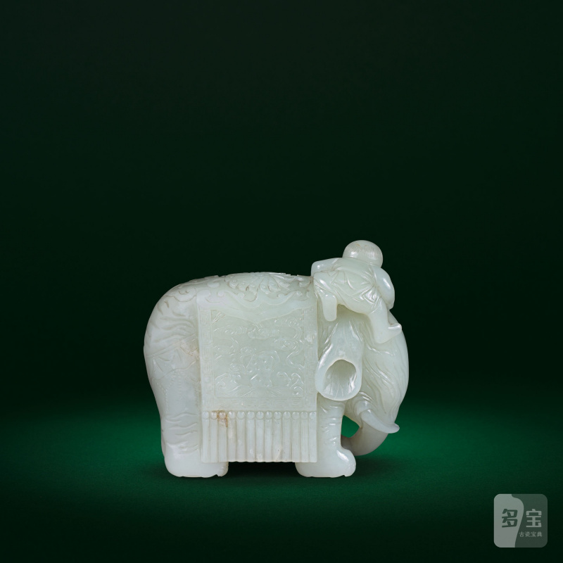 清乾隆/嘉慶 青玉雕童子騎象擺件 | A WHITE-PALE GREEN JADE CARVING OF AN ELEPHANT AND BOY - 图4